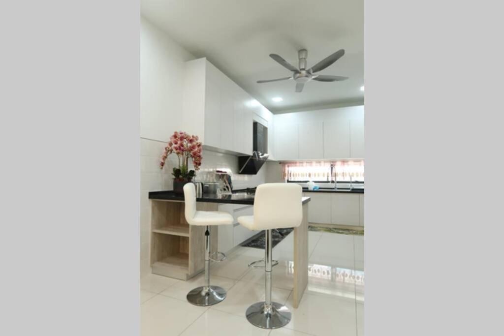 Promo Private Luxurious Nilai Vacation Home Exterior foto